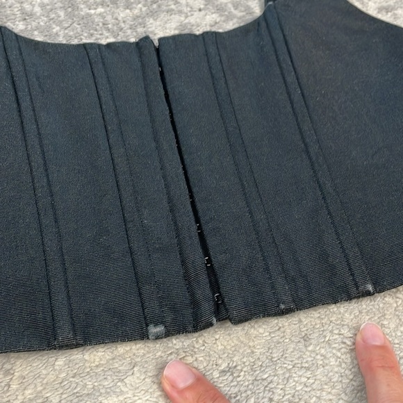 Alice + Olivia Breslin Boned Corset Top Black Wood Grain Look Crop Sz 0 - Picture 11 of 16